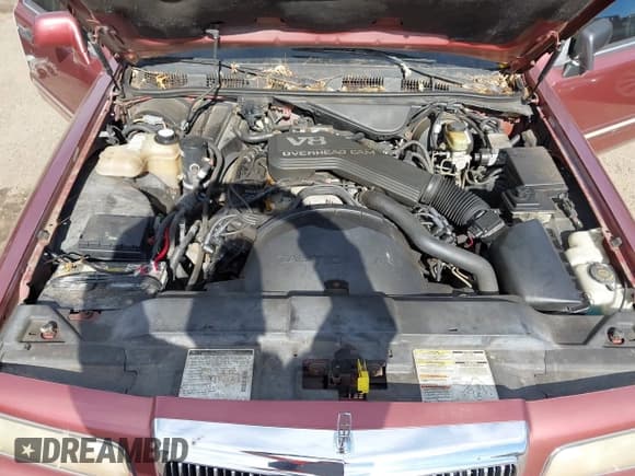 ✅ 1995 Lincoln Town Car Signature • VIN: 1LNLM82W1SY643247 • Lot: 43625347. Listed on IAAI with 169,827 mi. Free auction sales archive from the USA and detailed vehicle history report at DreamBid. Image 10.