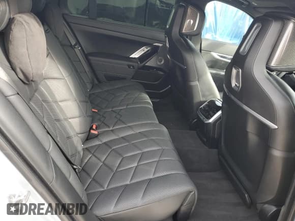 ✅ 2023 BMW i7 xDrive60 • VIN: WBY53EJ02PCM90599 • Лот: 44817105. Опубликован ранее на Copart с пробегом 8 324 миль. Бесплатный доступ к архиву аукционных продаж из США и подробный отчёт об истории автомобиля на DreamBid. Изображение 10.