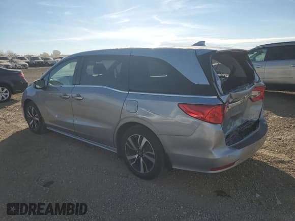 ✅ 2018 Honda Odyssey Elite • VIN: 5FNRL6H93JB047398 • Lot: 91721145. Listed on Copart with 104,172 mi. Free auction sales archive from the USA and detailed vehicle history report at DreamBid. Image 2.