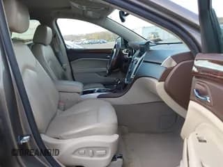 ✅ 2011 Cadillac SRX Luxury Collection • VIN: 3GYFNDEY7BS659832 • Lot: 43642277. Wystawiony na IAAI z przebiegiem 192 904 mil. Bezpłatny archiwum sprzedaży aukcyjnych z USA i szczegółowy raport historii pojazdu na DreamBid. Zdjęcie 5.