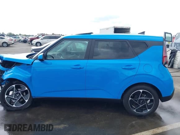 ✅ 2025 Kia Soul EX • VIN: KNDJ33AU7S7270805 • Lot: 43354526. Wystawiony na IAAI z przebiegiem 1 519 mil. Bezpłatny archiwum sprzedaży aukcyjnych z USA i szczegółowy raport historii pojazdu na DreamBid. Zdjęcie 13.