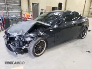 ✅ 2012 BMW 1 Series 128i • VIN: WBAUP7C59CVP22603 • Lot: 70217864. Wystawiony na Copart z przebiegiem Nie podano. Bezpłatny archiwum sprzedaży aukcyjnych z USA i szczegółowy raport historii pojazdu na DreamBid. Zdjęcie 1.