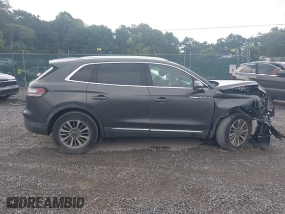 ✅ 2020 Lincoln Nautilus Standard • VIN: 2LMPJ8J95LBL02295 • Lot: 40226864. Listed on IAAI with 24,152 mi. Free auction sales archive from the USA and detailed vehicle history report at DreamBid. Image 13.