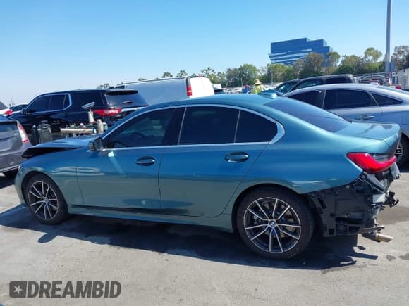 ✅ 2019 BMW 3 Series 330i • VIN: WBA5R1C56KFH20489 • Lot: 42940840. Listed on IAAI with 24,597 mi. Free auction sales archive from the USA and detailed vehicle history report at DreamBid. Image 14.