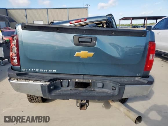 ✅ 2007 Chevrolet Silverado 2500HD 1LT • VIN: 1GCHK23687F560820 • Lot: 68724555. Wystawiony na Copart z przebiegiem Nie podano. Bezpłatny archiwum sprzedaży aukcyjnych z USA i szczegółowy raport historii pojazdu na DreamBid. Zdjęcie 6.