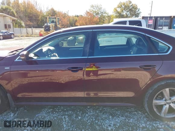 ✅ 2014 Volkswagen Passat S • VIN: 1VWAS7A35EC029660 • Lot: 43647082. Wystawiony na IAAI z przebiegiem 123 756 mil. Bezpłatny archiwum sprzedaży aukcyjnych z USA i szczegółowy raport historii pojazdu na DreamBid. Zdjęcie 14.