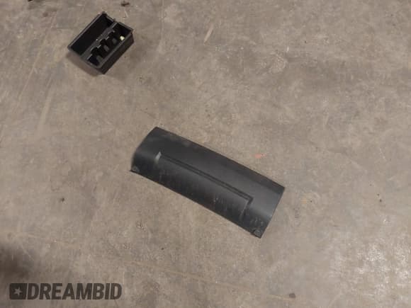 ✅ 2017 GMC Acadia Limited • VIN: 1GKKVSKD4HJ159670 • Lot: 43344034. Wystawiony na IAAI z przebiegiem 130 817 mil. Bezpłatny archiwum sprzedaży aukcyjnych z USA i szczegółowy raport historii pojazdu na DreamBid. Zdjęcie 12.