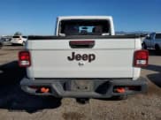 ✅ 2023 Jeep Gladiator Mojave • VIN: 1C6JJTEG9PL524417 • Lot: 85198435. Wystawiony na Copart z przebiegiem 53 201 mil. Bezpłatny archiwum sprzedaży aukcyjnych z USA i szczegółowy raport historii pojazdu na DreamBid. Zdjęcie 6.
