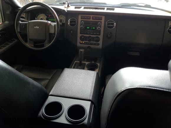 ✅ 2009 Ford Expedition SSV • VIN: 1FMFU16539EB20863 • Lot: 91002195. Wystawiony na Copart z przebiegiem 111 416 mil. Bezpłatny archiwum sprzedaży aukcyjnych z USA i szczegółowy raport historii pojazdu na DreamBid. Zdjęcie 8.