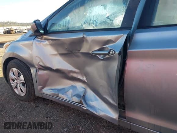 ✅ 2016 Hyundai Elantra SE • VIN: 5NPDH4AE1GH743078 • Лот: 43496550. Опубликован ранее на IAAI с пробегом 98 082 миль. Бесплатный доступ к архиву аукционных продаж из США и подробный отчёт об истории автомобиля на DreamBid. Изображение 6.