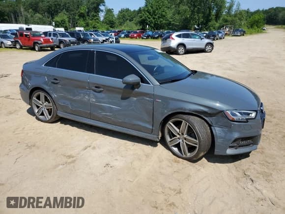 ✅ 2017 Audi A3 Prestige • VIN: WAUK8GFF2H1034319 • Lot: 60516103. Wystawiony na Copart z przebiegiem 63 859 mil. Bezpłatny archiwum sprzedaży aukcyjnych z USA i szczegółowy raport historii pojazdu na DreamBid. Zdjęcie 4.