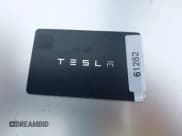 ✅ 2023 Tesla Model Y Long Range • VIN: 7SAYGAEE9PF702910 • Lot: 42199519. Wystawiony na IAAI z przebiegiem 91 094 mil. Bezpłatny archiwum sprzedaży aukcyjnych z USA i szczegółowy raport historii pojazdu na DreamBid. Zdjęcie 11.