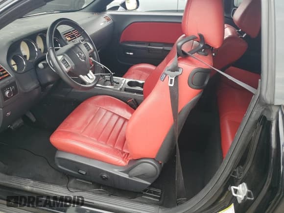 ✅ 2013 Dodge Challenger SXT • VIN: 2C3CDYAG4DH649477 • Lot: 71417244. Listed on Copart with 126,847 mi. Free auction sales archive from the USA and detailed vehicle history report at DreamBid. Image 7.