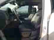 2024 Chevrolet Suburban LT z VIN 1GNSCCKD7RR191966, wystawiony jako Copart lot #69466314 z przebiegiem 7 066 mil mil oraz Szkoda całkowita • Salvage title. Historia ofert i sprzedaży dostępna na DreamBid. Obrazek 7.