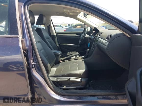 ✅ 2014 Volkswagen Passat S • VIN: 1VWAT7A36EC088861 • Lot: 42326864. Listed on IAAI with 135,028 mi. Free auction sales archive from the USA and detailed vehicle history report at DreamBid. Image 5.