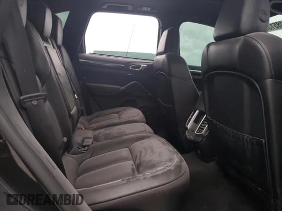 ✅ 2017 Porsche Cayenne • VIN: WP1AA2A25HKA89107 • Lot: 92851395. Listed on Copart with 102,819 mi. Free auction sales archive from the USA and detailed vehicle history report at DreamBid. Image 10.