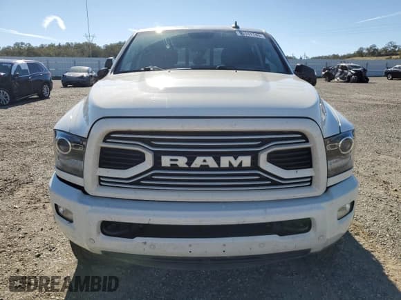 ✅ 2018 Ram 2500 Laramie • VIN: 3C6UR5FL4JG400590 • Lot: 90141745. Wystawiony na Copart z przebiegiem 77 795 mil. Bezpłatny archiwum sprzedaży aukcyjnych z USA i szczegółowy raport historii pojazdu na DreamBid. Zdjęcie 5.