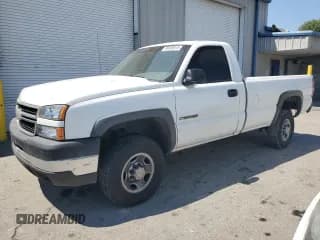 ✅ 2007 Chevrolet Silverado 2500HD Work Truck • VIN: 1GCHC24U27E200524 • Лот: 88498615. Опубликован ранее на Copart с пробегом 445 531 миль. Бесплатный доступ к архиву аукционных продаж из США и подробный отчёт об истории автомобиля на DreamBid. Изображение 1.