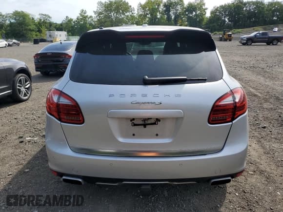 ✅ 2013 Porsche Cayenne S • VIN: WP1AB2A25DLA81381 • Лот: 70257885. Опубликован ранее на Copart с пробегом 100 378 миль. Бесплатный доступ к архиву аукционных продаж из США и подробный отчёт об истории автомобиля на DreamBid. Изображение 6.