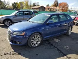 ✅ 2013 Audi A3 Premium Plus • VIN: WAUMFBFM2DA031706 • Лот: 86663455. Опубликован ранее на Copart с пробегом 124 341 миль. Бесплатный доступ к архиву аукционных продаж из США и подробный отчёт об истории автомобиля на DreamBid. Изображение 1.