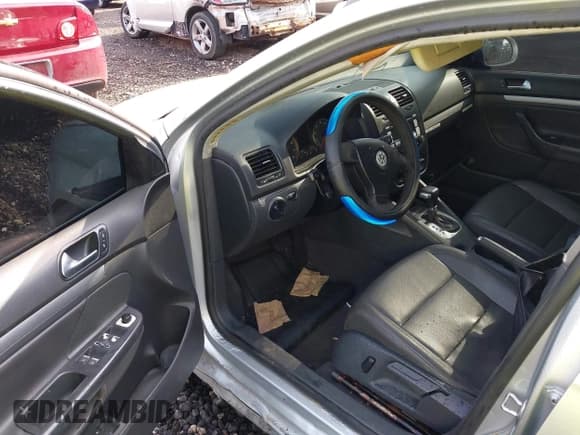 ✅ 2006 Volkswagen Jetta 2.5L • VIN: 3VWSG71K46M633522 • Лот: 42175391. Опубликован ранее на IAAI с пробегом Не указан. Бесплатный доступ к архиву аукционных продаж из США и подробный отчёт об истории автомобиля на DreamBid. Изображение 5.