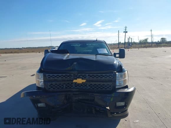✅ 2014 Chevrolet Silverado 2500HD High Country • VIN: 1GC1KXEG7EF172401 • Lot: 43634524. Wystawiony na IAAI z przebiegiem 171 448 mil. Bezpłatny archiwum sprzedaży aukcyjnych z USA i szczegółowy raport historii pojazdu na DreamBid. Zdjęcie 12.