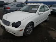 ✅ 2003 Mercedes-Benz C 240 • VIN: WDBRF81J83F372360 • Lot: 50892603. Wystawiony na Copart z przebiegiem 75 530 mil. Bezpłatny archiwum sprzedaży aukcyjnych z USA i szczegółowy raport historii pojazdu na DreamBid. Zdjęcie 1.