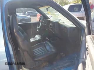 ✅ 1996 Chevrolet S-10 • VIN: 1GCCS1447T8157430 • Лот: 41998677. Опубликован ранее на IAAI с пробегом 242 109 миль. Бесплатный доступ к архиву аукционных продаж из США и подробный отчёт об истории автомобиля на DreamBid. Изображение 5.