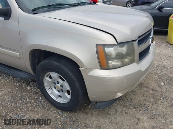 ✅ 2007 Chevrolet Suburban LT • VIN: 1GNFC16067J229681 • Lot: 42785270. Listed on IAAI with Not provided. Free auction sales archive from the USA and detailed vehicle history report at DreamBid. Image 6.