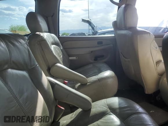 ✅ 2002 Chevrolet Suburban LT • VIN: 1GNFK16Z02J284489 • Лот: 54350885. Опубликован ранее на Copart с пробегом 214 691 миль. Бесплатный доступ к архиву аукционных продаж из США и подробный отчёт об истории автомобиля на DreamBid. Изображение 11.