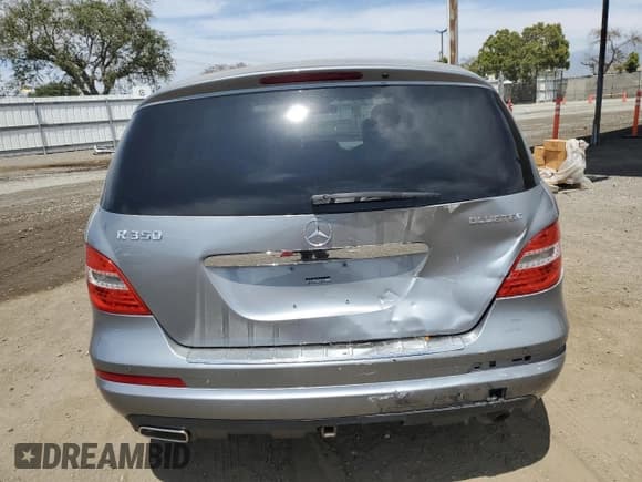 ✅ 2011 Mercedes-Benz R 350 • VIN: 4JGCB2FE4BA116476 • Lot: 54529574. Listed on Copart with 90,661 mi. Free auction sales archive from the USA and detailed vehicle history report at DreamBid. Image 6.