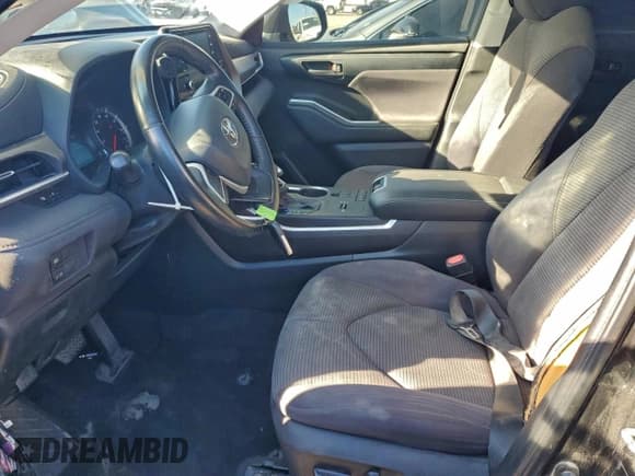 ✅ 2022 Toyota Highlander LE • VIN: 5TDZZRAH2NS108081 • Lot: 94921375. Listed on Copart with 98,256 mi. Free auction sales archive from the USA and detailed vehicle history report at DreamBid. Image 7.