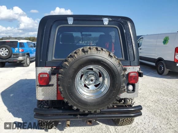 ✅ 1979 Jeep CJ • VIN: J9F93AC839236 • Lot: 76968144. Wystawiony na Copart z przebiegiem 158 242 mil. Bezpłatny archiwum sprzedaży aukcyjnych z USA i szczegółowy raport historii pojazdu na DreamBid. Zdjęcie 6.