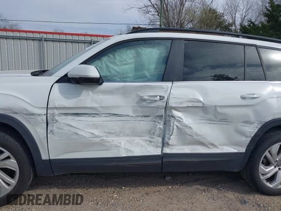 ✅ 2023 Volkswagen Atlas SE • VIN: 1V2WP2CA1PC514131 • Lot: 41730209. Listed on IAAI with 37,277 mi. Free auction sales archive from the USA and detailed vehicle history report at DreamBid. Image 14.