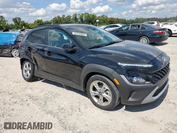 2023 Hyundai Kona SEL with VIN KM8K6CABXPU990212, listed as a Copart auction lot 85536895 with 25,622 mi miles and Salvage title. Bid and sale history available at DreamBid. Image 4.