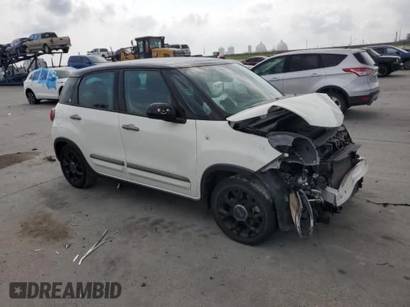 ✅ 2018 FIAT 500L Trekking • VIN: ZFBCFADHXJZ041544 • Lot: 53958714. Wystawiony na Copart z przebiegiem 30 589 mil. Bezpłatny archiwum sprzedaży aukcyjnych z USA i szczegółowy raport historii pojazdu na DreamBid. Zdjęcie 4.