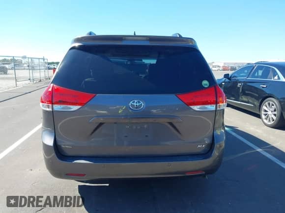 2011 Toyota Sienna XLE AAS with VIN 5TDYK3DC5BS140466, listed as a IAAI auction lot 43460456 with 135,420 mi miles and . Bid and sale history available at DreamBid. Image 16.