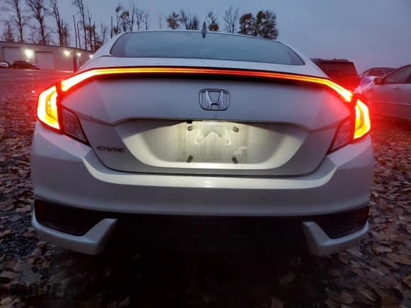 ✅ 2017 Honda Civic EX-L • VIN: 2HGFC3B72HH357668 • Lot: 91941045. Listed on Copart with 63,321 mi. Free auction sales archive from the USA and detailed vehicle history report at DreamBid. Image 6.