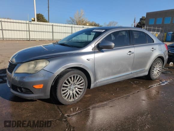 ✅ 2010 Suzuki Kizashi SLS • VIN: JS2RF9A79A6100169 • Lot: 52201835. Listed on Copart with 198,613 mi. Free auction sales archive from the USA and detailed vehicle history report at DreamBid. Image 1.