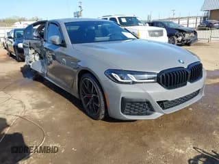 ✅ 2022 BMW 5 Series 530i xDrive • VIN: WBA13BJ0XNWX76899 • Лот: 42015899. Опубликован ранее на IAAI с пробегом Не указан. Бесплатный доступ к архиву аукционных продаж из США и подробный отчёт об истории автомобиля на DreamBid. Изображение 1.