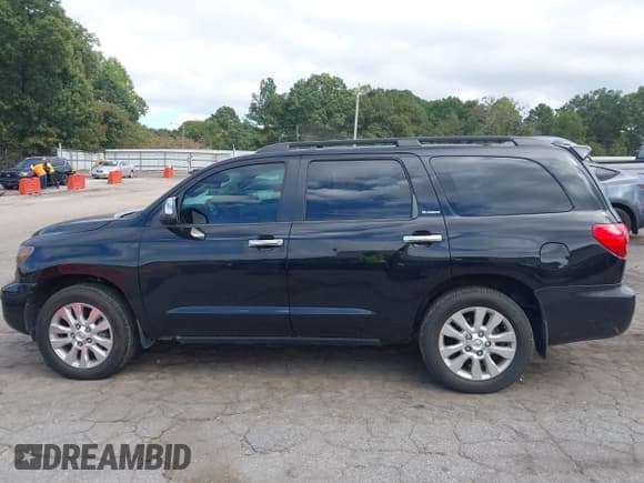 ✅ 2010 Toyota Sequoia Platinum • VIN: 5TDYY5G10AS030492 • Lot: 43330490. Listed on IAAI with 272,577 mi. Free auction sales archive from the USA and detailed vehicle history report at DreamBid. Image 14.
