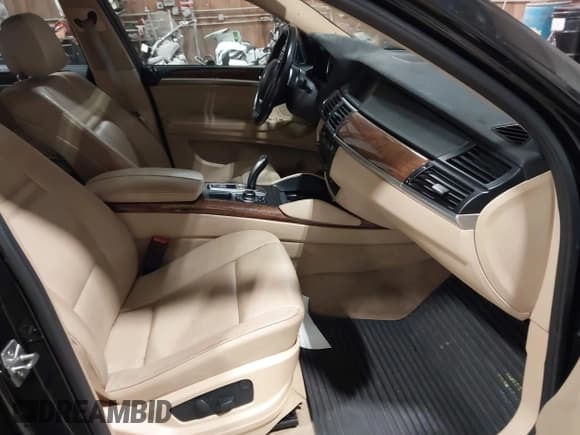 ✅ 2011 BMW X6 35i • VIN: 5UXFG2C56BLX09086 • Lot: 43459630. Listed on IAAI with 163,438 mi. Free auction sales archive from the USA and detailed vehicle history report at DreamBid. Image 5.