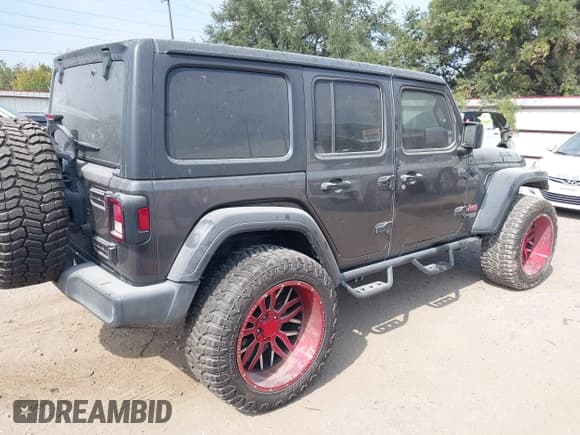 ✅ 2020 Jeep Wrangler Unlimited Sport S • VIN: 1C4HJXDN1LW166043 • Lot: 43529232. Listed on IAAI with 90,590 mi. Free auction sales archive from the USA and detailed vehicle history report at DreamBid. Image 4.