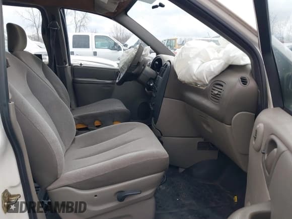 ✅ 2003 Dodge Caravan Cargo • VIN: 1D4GP21383B339065 • Lot: 41069958. Listed on IAAI with 93,865 mi. Free auction sales archive from the USA and detailed vehicle history report at DreamBid. Image 5.