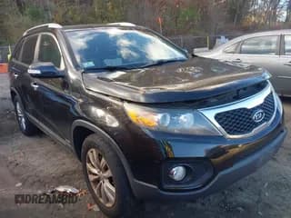 ✅ 2011 Kia Sorento LX • VIN: 5XYKTDA20BG073194 • Lot: 43602334. Wystawiony na IAAI z przebiegiem 231 317 mil. Bezpłatny archiwum sprzedaży aukcyjnych z USA i szczegółowy raport historii pojazdu na DreamBid. Zdjęcie 1.