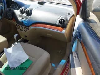 ✅ 2011 Chevrolet Aveo 1LT • VIN: KL1TD5DE2BB135242 • Lot: 41676694. Wystawiony na IAAI z przebiegiem 131 137 mil. Bezpłatny archiwum sprzedaży aukcyjnych z USA i szczegółowy raport historii pojazdu na DreamBid. Zdjęcie 5.