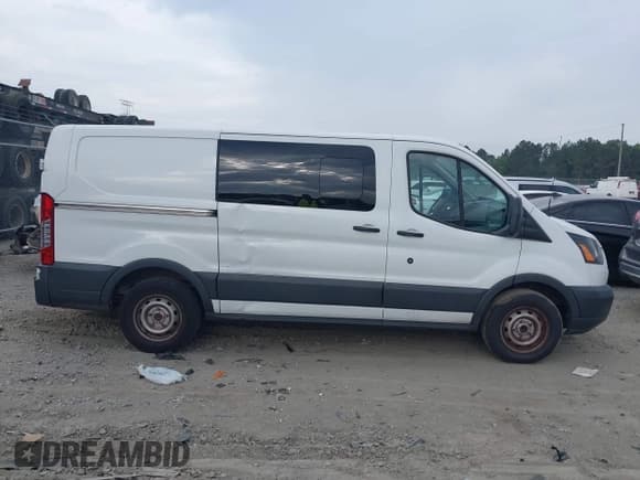 ✅ 2018 Ford Transit • VIN: 1FTYE1YM3JKA11520 • Lot: 42208894. Wystawiony na IAAI z przebiegiem 139 018 mil. Bezpłatny archiwum sprzedaży aukcyjnych z USA i szczegółowy raport historii pojazdu na DreamBid. Zdjęcie 13.