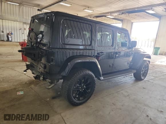 ✅ 2022 Jeep Wrangler Unlimited Sahara Altitude • VIN: 1C4HJXEG7NW111230 • Лот: 92043455. Опубликован ранее на Copart с пробегом 54 336 миль. Бесплатный доступ к архиву аукционных продаж из США и подробный отчёт об истории автомобиля на DreamBid. Изображение 3.
