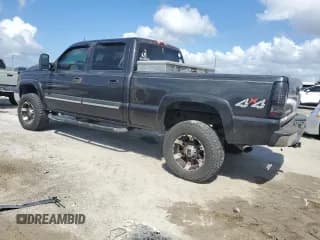 ✅ 2004 Chevrolet Silverado 2500 LS • VIN: 1GCGK23U44F209084 • Lot: 70489105. Wystawiony na Copart z przebiegiem 224 196 mil. Bezpłatny archiwum sprzedaży aukcyjnych z USA i szczegółowy raport historii pojazdu na DreamBid. Zdjęcie 2.