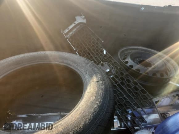 ✅ 2018 Toyota Tundra SR • VIN: 5TFRM5F1XJX129543 • Lot: 71725645. Listed on Copart with Not provided. Free auction sales archive from the USA and detailed vehicle history report at DreamBid. Image 12.